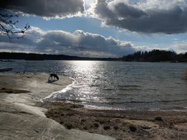 Mysig sommarstuga på Värmdö – sjönära