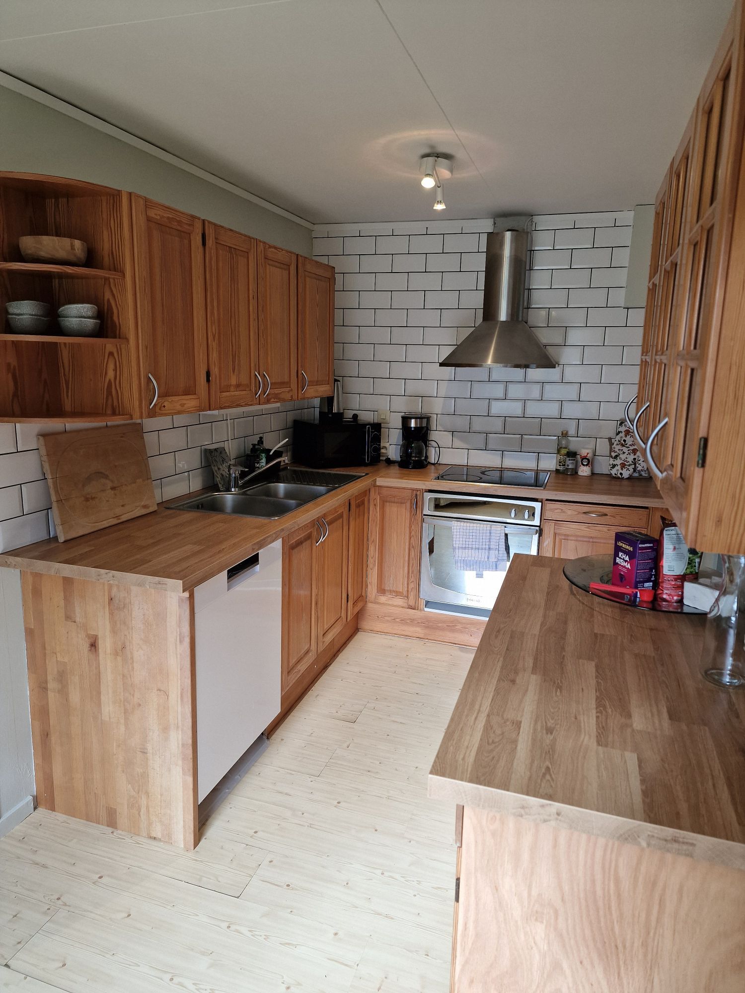 Skogsnära stuga i Ludvigsborg – bild 9 av 23