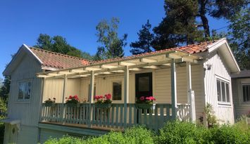 Stuga invid vackra sjön DREVVIKEN nära Stockholm