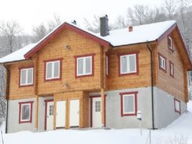 Sehr modernes Blockhaus direkt an Loipe & Abfahrt