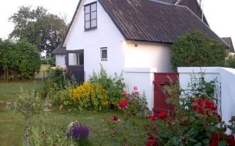 Österlen, charmigt hus Ö Hoby