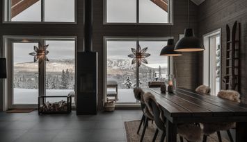 Nybyggt fjällhus med fantastiskt läge och bastu