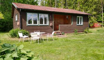 Trivsam ostörd stuga vid Östersjövik - 4 bäddar