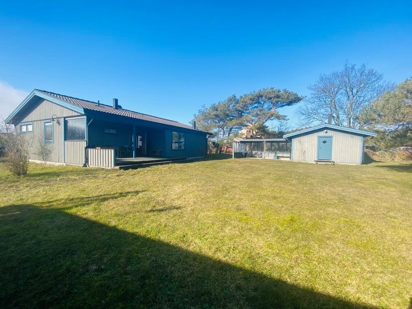 Havsnära stuga med stor tomt. – bild 5 av 12