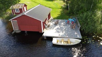 Your own jetty! Perfect for 2 families!
