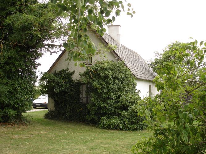 Hyra Stuga På Gotland Hyra stuga i Klintehamn, Gotland. Kustnära kalkstenshus på Gotland.