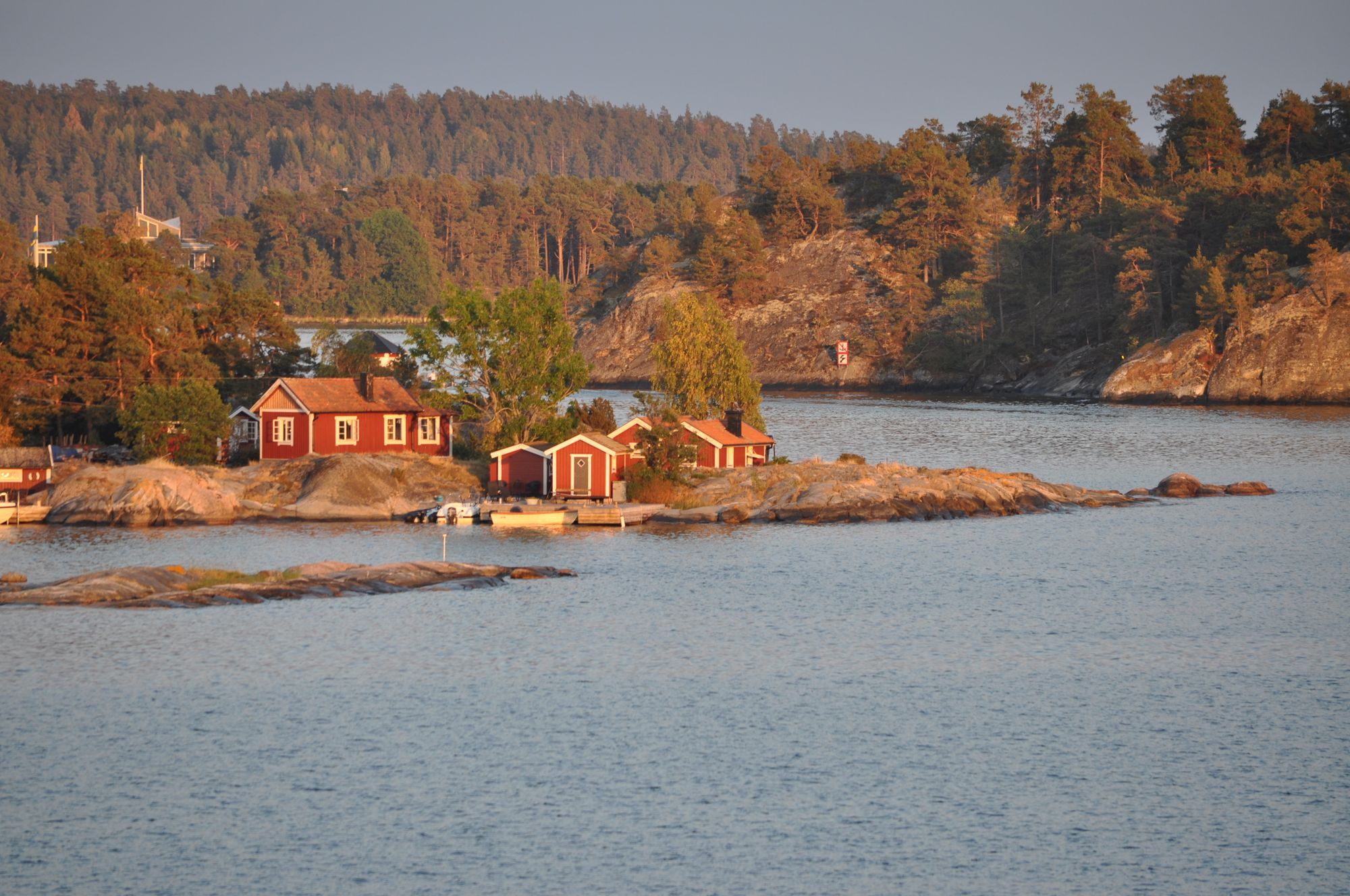 Charmig Sjöstuga på Dalarö, vid havet, egen strand – bild 17 av 18