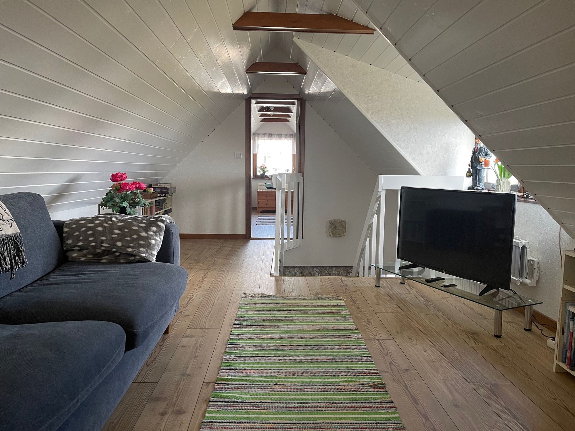 Hus i Beddingestrand med tomt ända ner till havet – bild 10 av 20