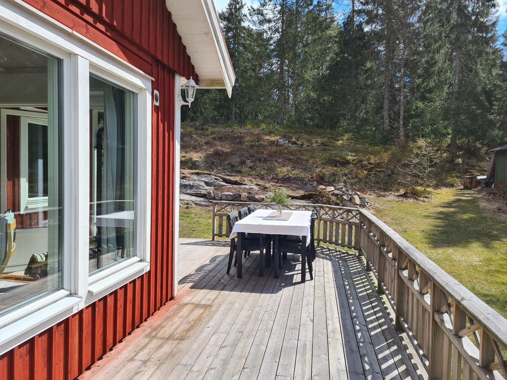 Mysig stuga i Svartedalens naturreservat – bild 10 av 16