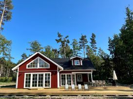 Nybyggt  hus vid barnvänlig sandstrand, Skär, Fårö