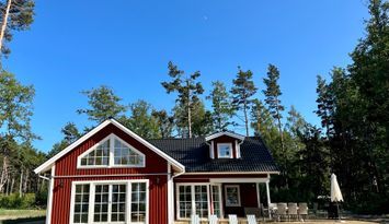 Nybyggt  hus vid barnvänlig sandstrand, Skär, Fårö