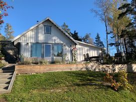 Malma Våmfjärden, Värmdö. Sjöutsikt, egen brygga.