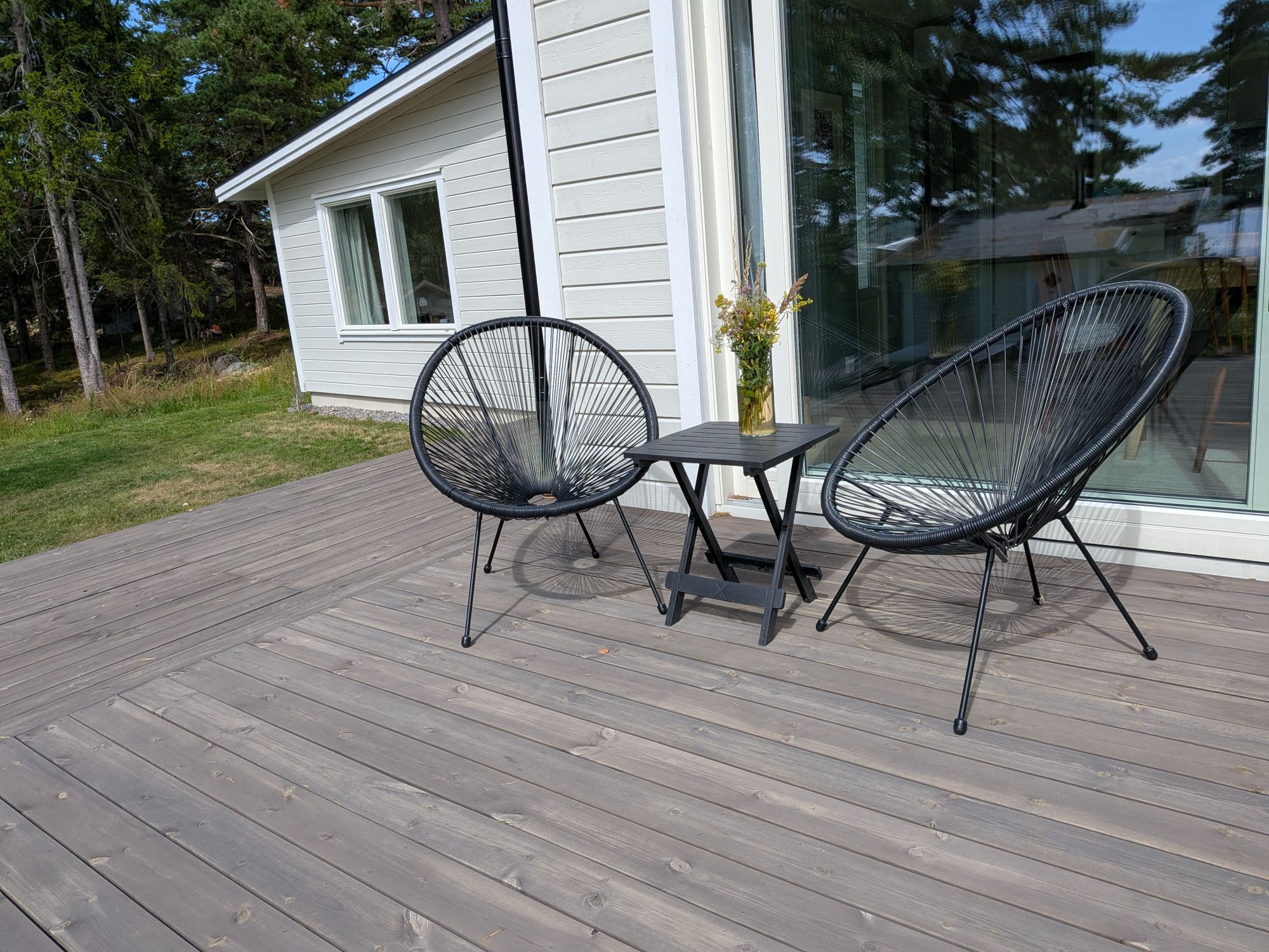 Arkitektritad stuga med havsutsikt nära Grebbestad – bild 9 av 24