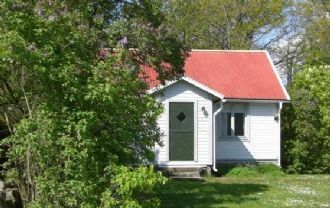 Nyrenoverad stuga 50 m från havet i Ekenäs,Ronneby – bild 2 av 10