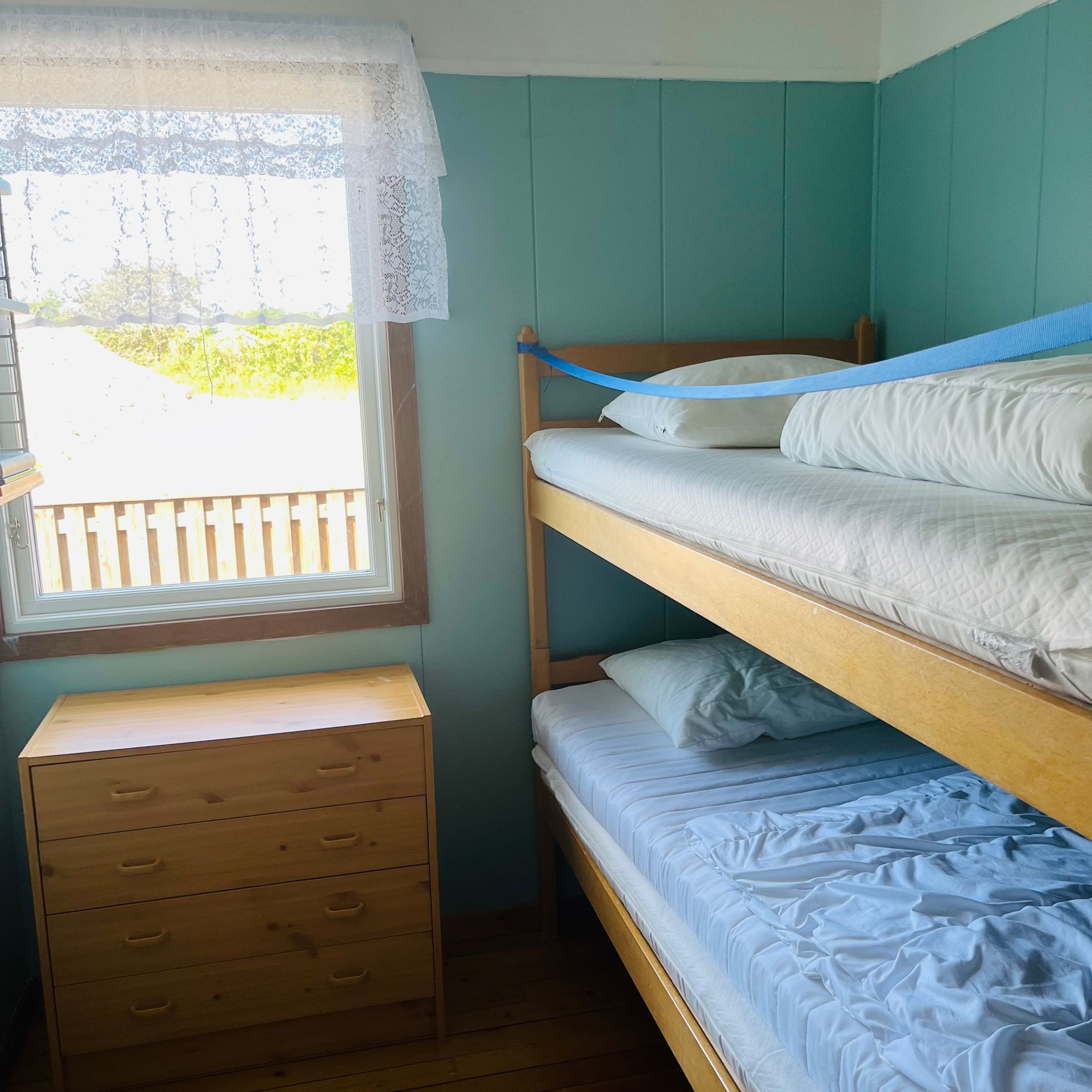 Mysig och havsnära sommarstuga i Kårehamn/Petgärde – bild 12 av 21