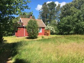 Nettes Häuschen mit neuem Badezimmer. Strandnähe.