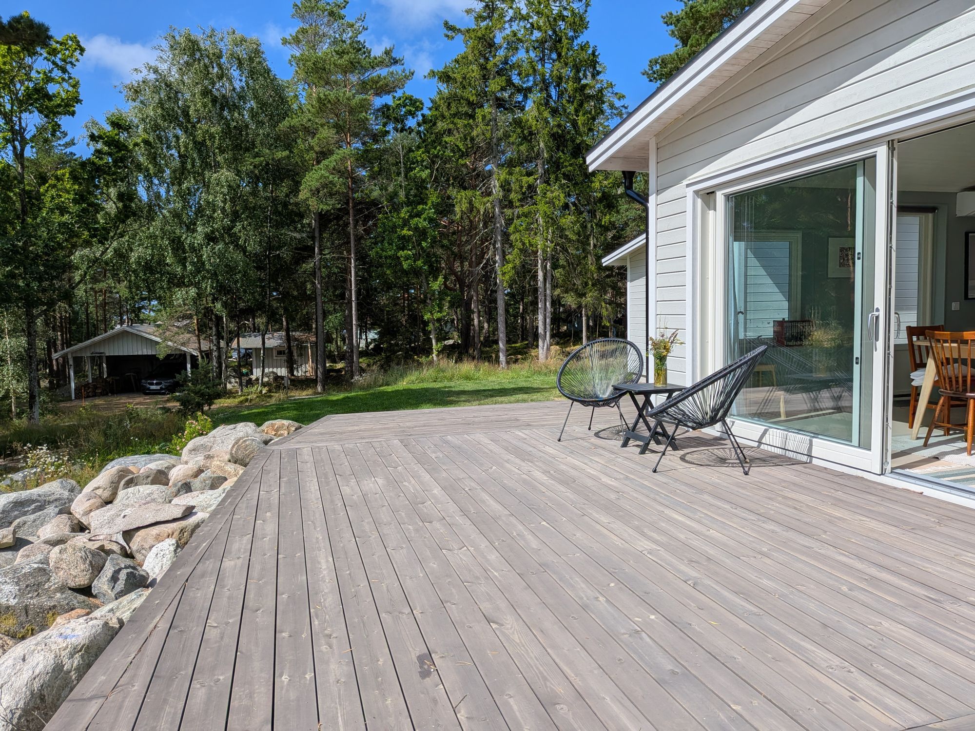 Arkitektritad stuga med havsutsikt nära Grebbestad – bild 8 av 24