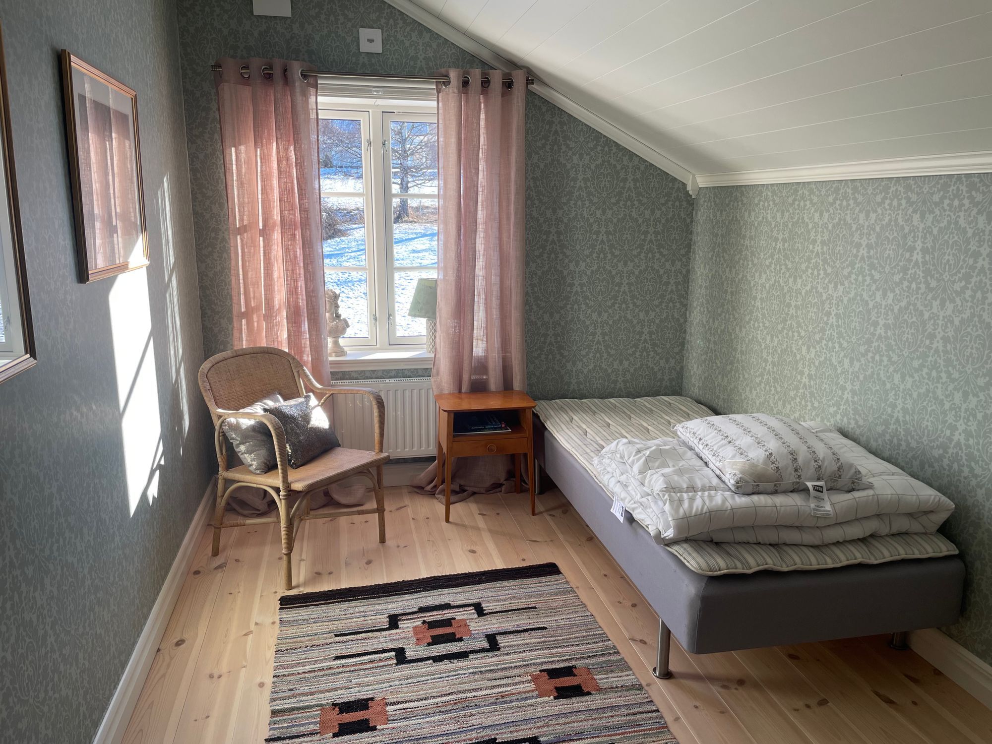 Nyrenoverad Villa/Fritidshus m utsikt över Siljan! – bild 20 av 23
