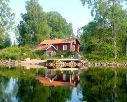 Unikt sjöläge på egen udde, vedeldad bastu! kanot