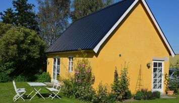 Charmig cottage invid allt det bästa på Österlen