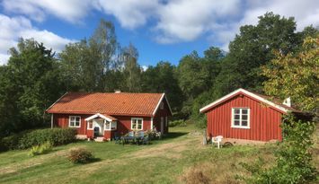 Härligt torp-ridning, bad och fiske mm
