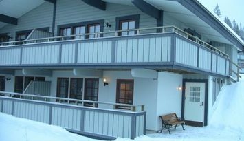 Åre/Björnen. Ski in/out. 50m till backe.