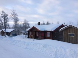 Bruksvallarna, near tracks and hikingtrails