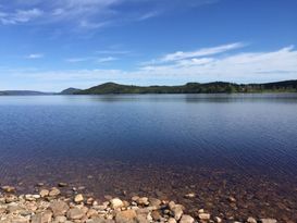 Underbart ställe med egen sandstrand (ca 14 pers)