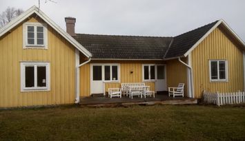 Trevlig rymlig sommarvilla nära Vättern