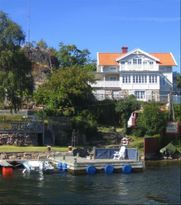 Grosszügiges Sommerhaus am Meer in Dalarö