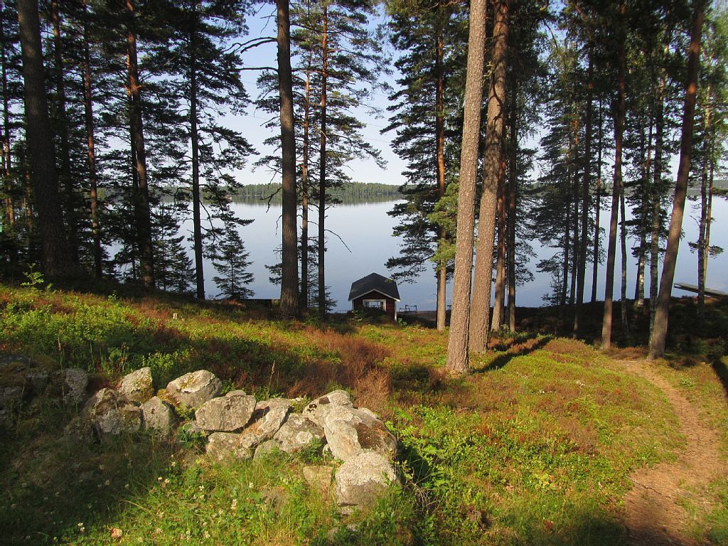 Sommarstuga på sjötomt – bild 5 av 15