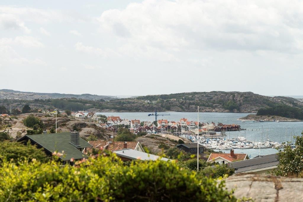 Modernt hus med utsikt mot öppet hav – bild 2 av 9