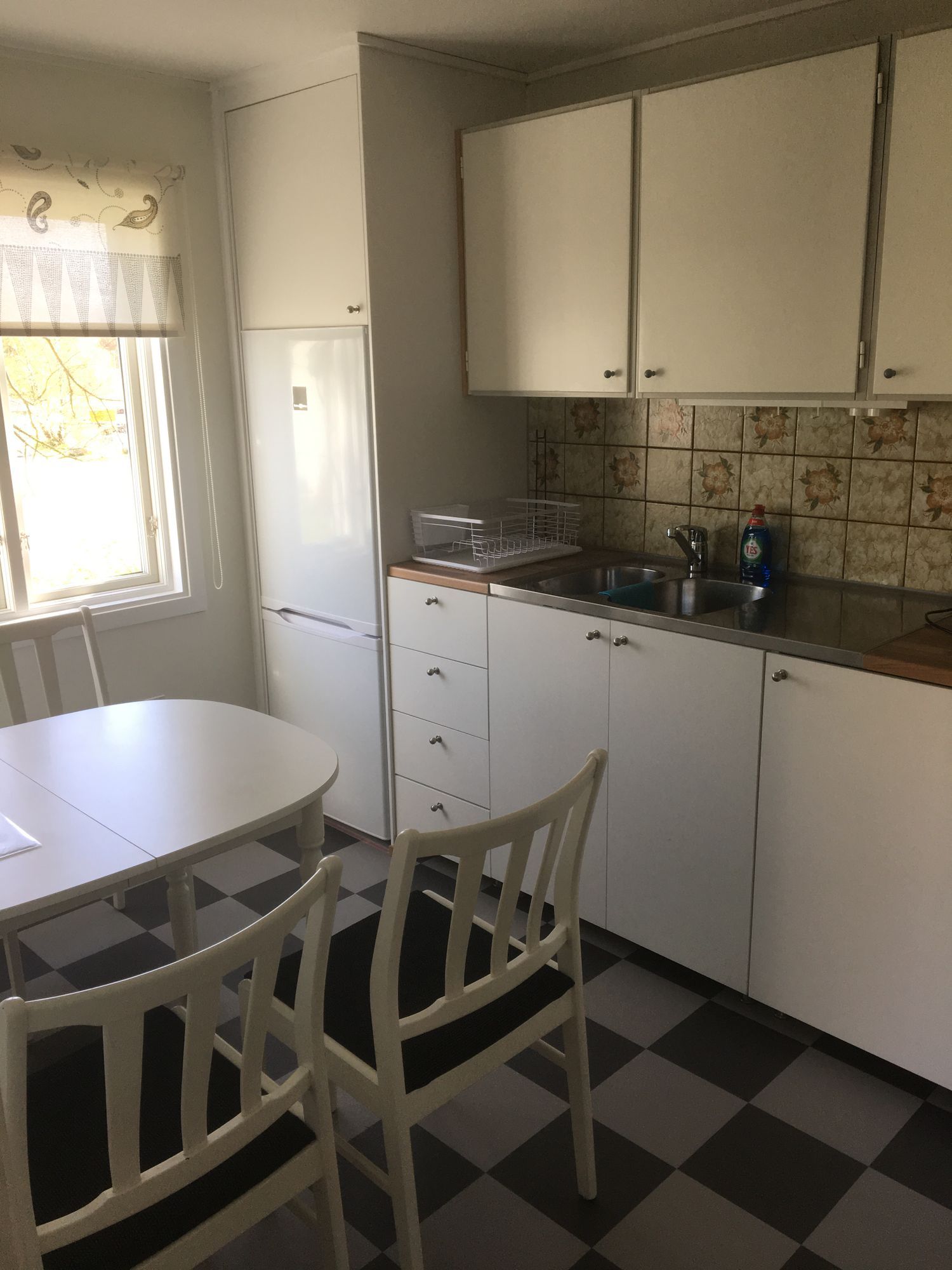 Nyrenoverad stuga 50 m från havet i Ekenäs,Ronneby – bild 6 av 10