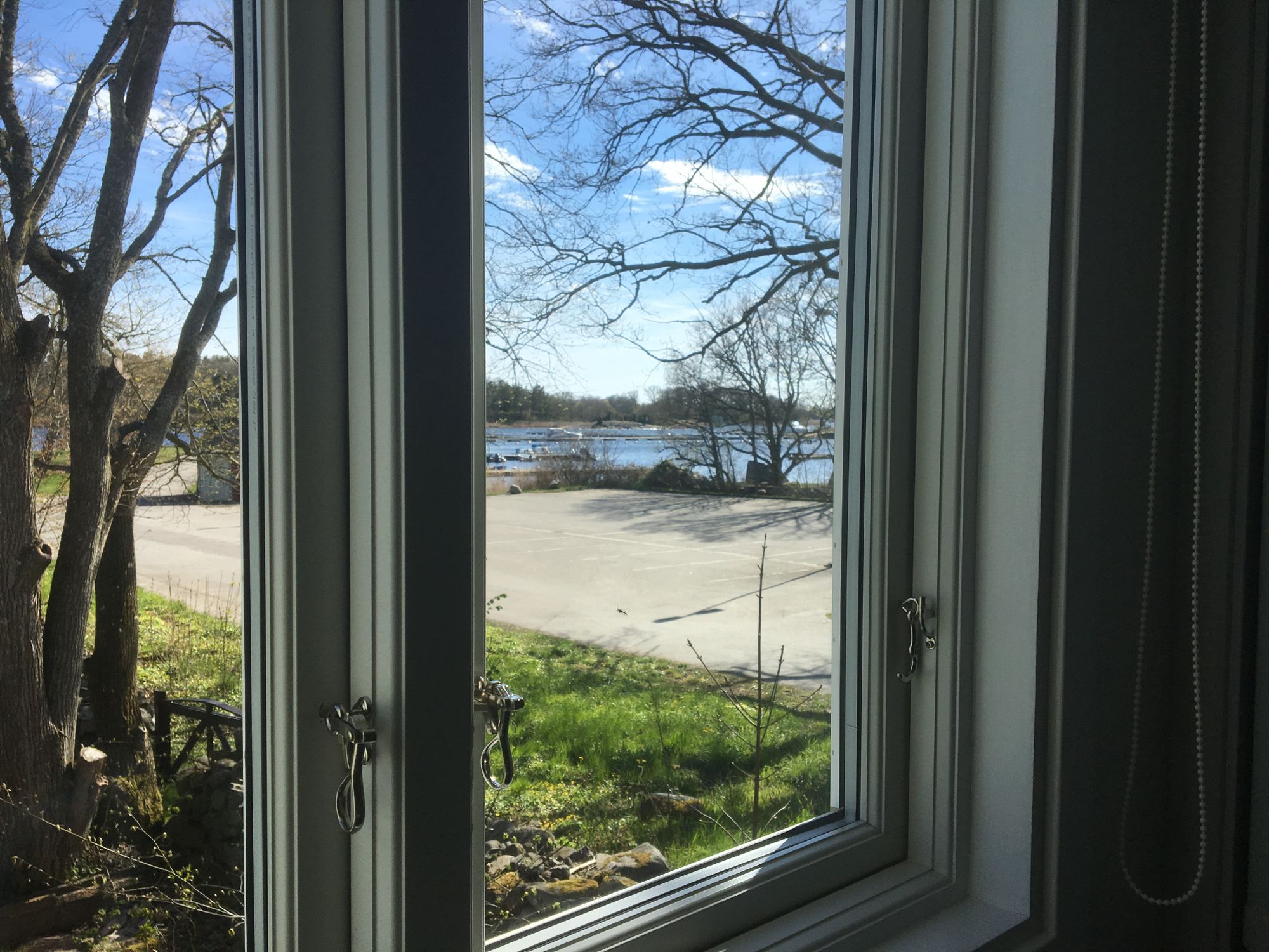 Nyrenoverad stuga 50 m från havet i Ekenäs,Ronneby – bild 7 av 10