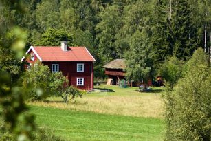 Traditional and spacious swedish summer house