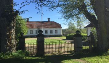 Herrgårdsflygel 1700-talsgård unik miljö, Bjurbäck