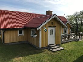 Strandnära gårdsstuga i Blekinge skärgård, Hasslö.