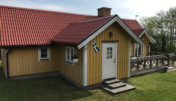 Strandnära gårdsstuga i Blekinge skärgård, Hasslö.