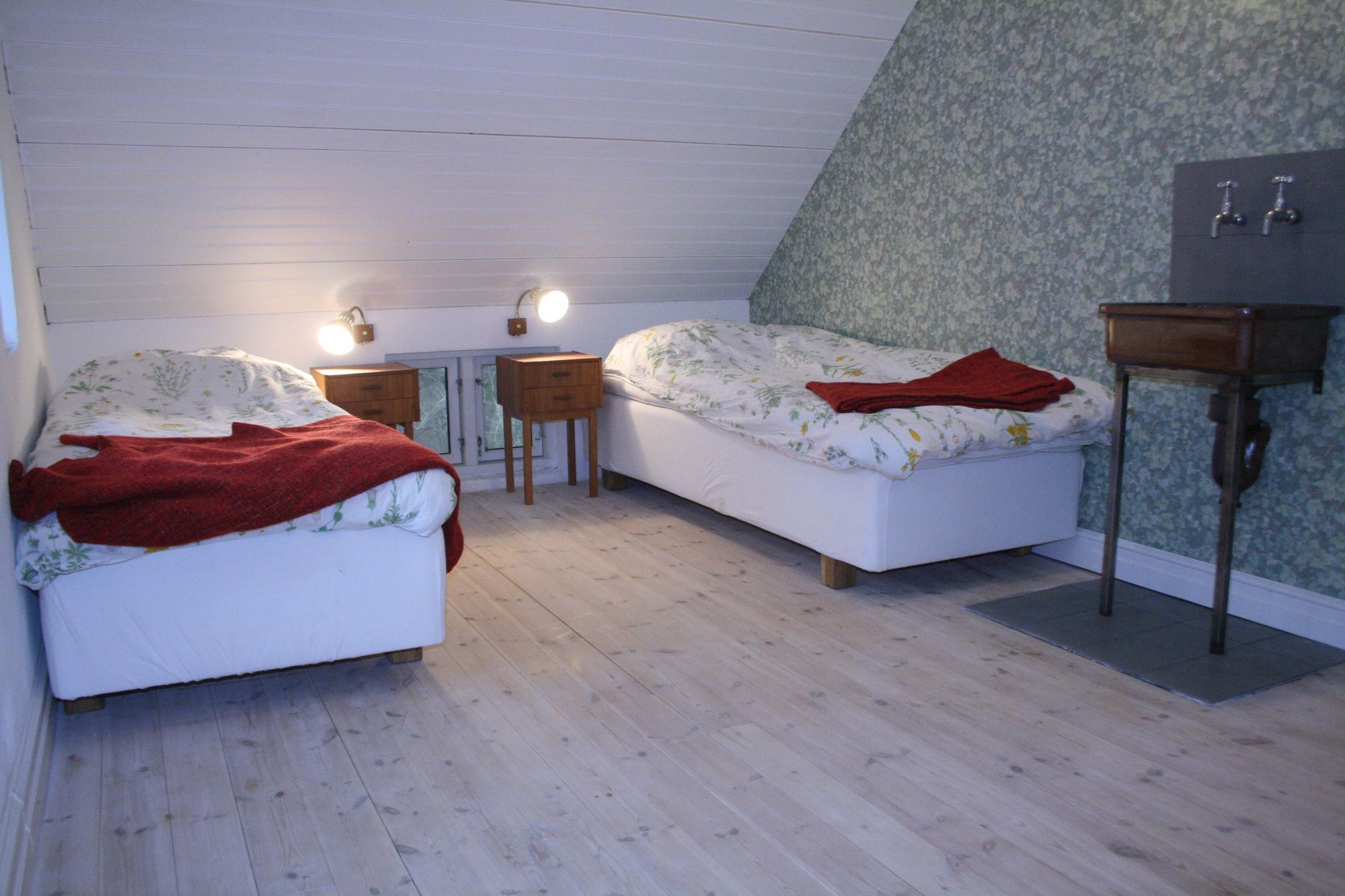 Hus i Mölle vid foten av Kullaberg. – bild 20 av 24