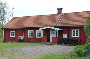Halland’s wing on the countryside