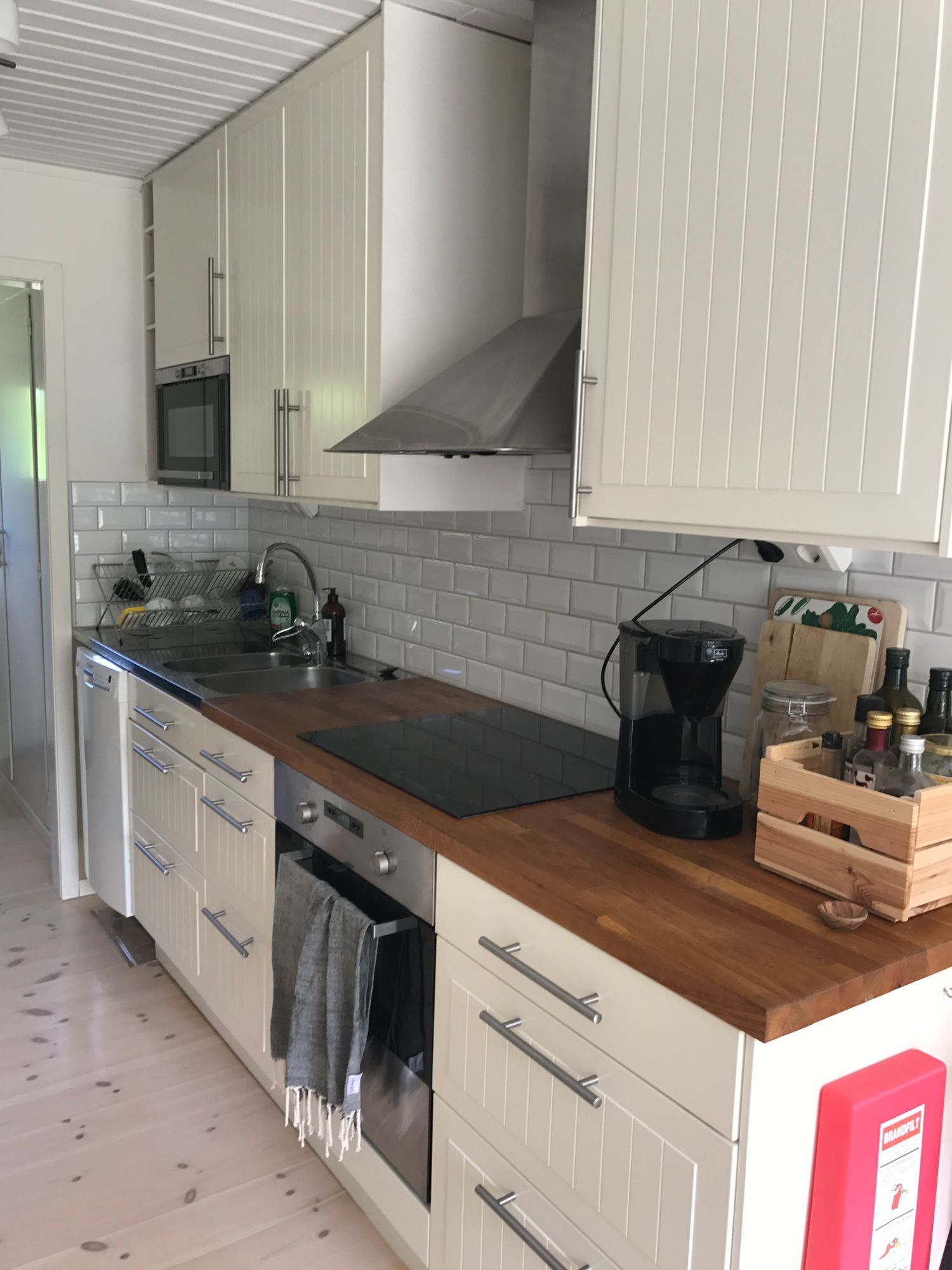 Mysig och fräsch stuga på öländska stenkusten – bild 5 av 12