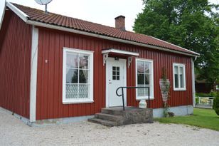 Cottage by the lake Vänern