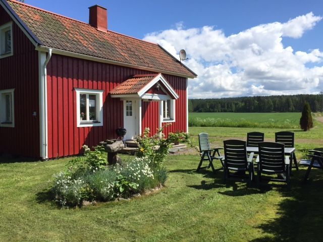 Stuga på landet i Värmland Kristinehamn Långerud – bild 2 av 14