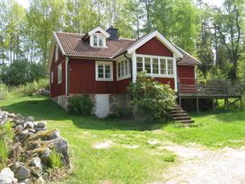 Cottage in Smaland 100 m from lake and own jetty