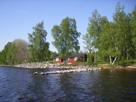 Hyra Stuga i Småland vid sjö Mien sandstrand.
