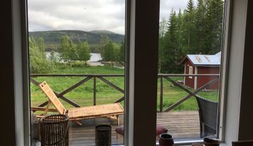 Modern stuga sjö/fjäll utsikt  i Lofsdalen (båt)