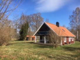 Gemütliches Haus mit Garten am Meer.