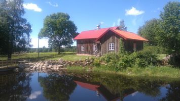 Modernt boende i 1700-talsmiljö lakan o städ ingår