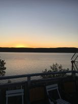 Hunting lodge next to the lake, boat and jacuzzi.