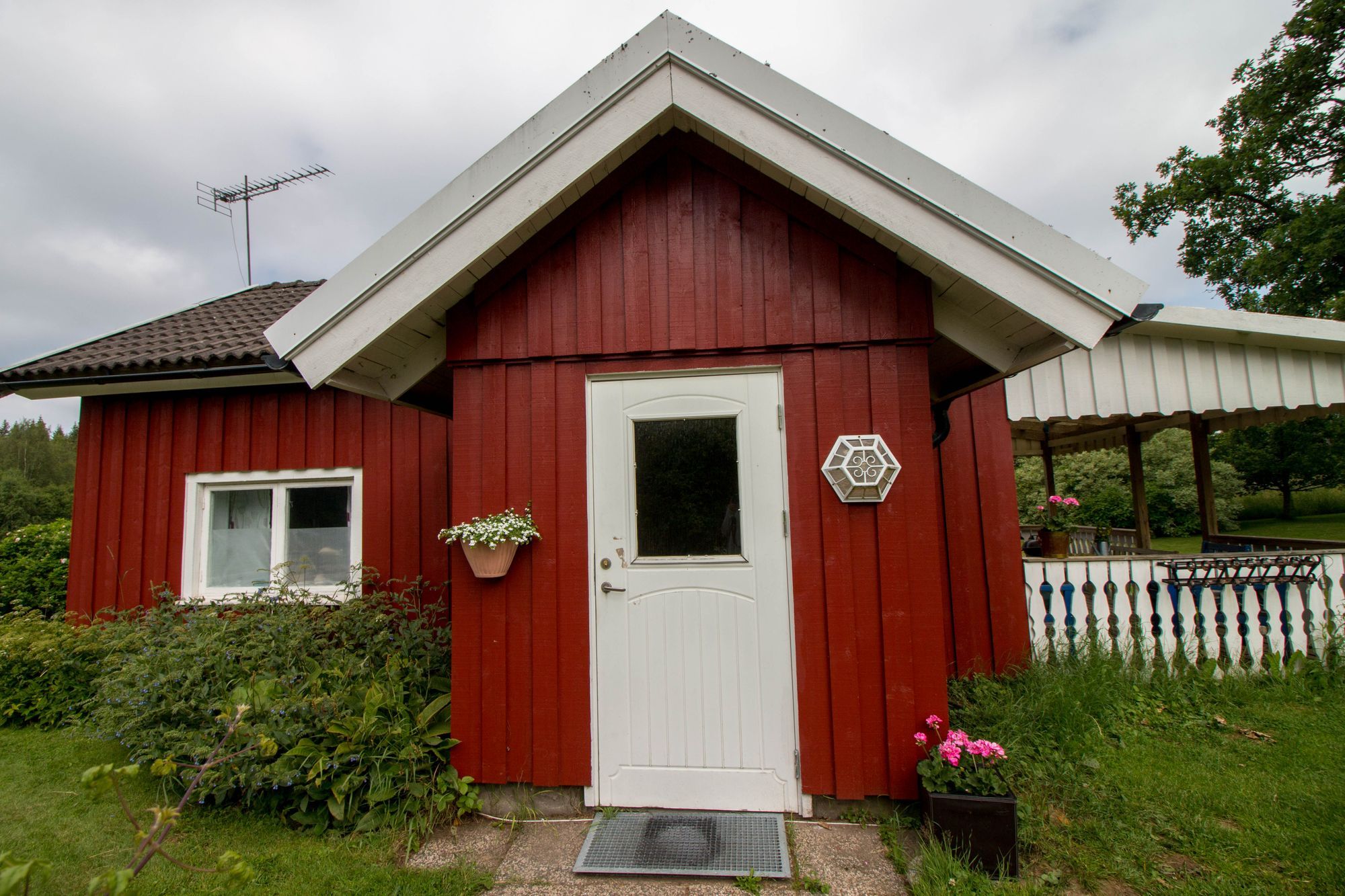 Mysig stuga på landet, 4-6 bäddar, hund välkommen